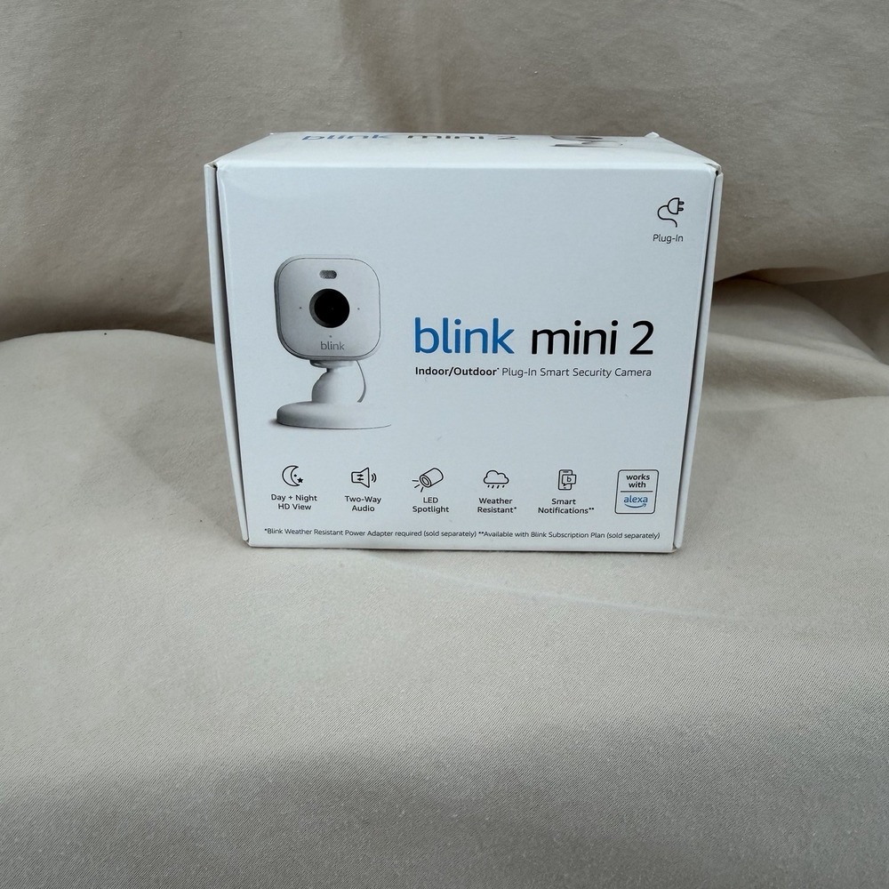 Blink Mini 2 Indoor‎ and Outdoor White Plug-in Smart Security Camera HD Night